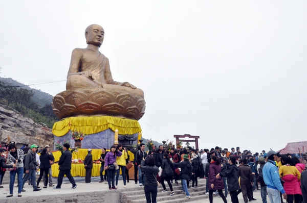 kinh-nghiem-di-yen-tu-tu-ha-noi (1)